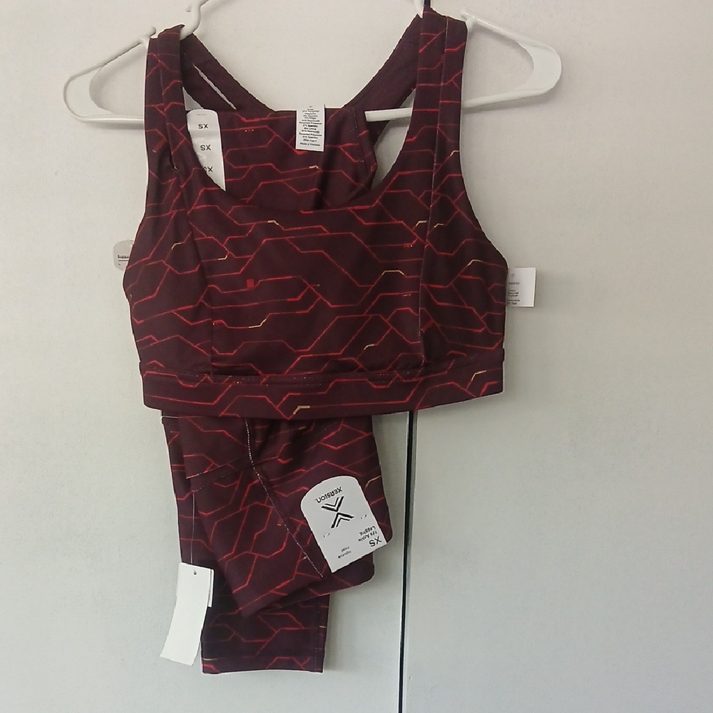 Xersion Burgundy and Red Geometric Leggings
